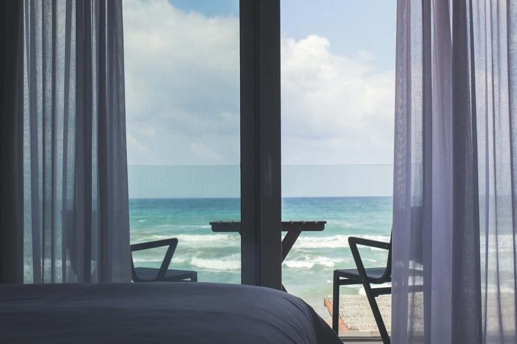 Review of American Express Platinum Canada: Earn Up to 110,000 Points