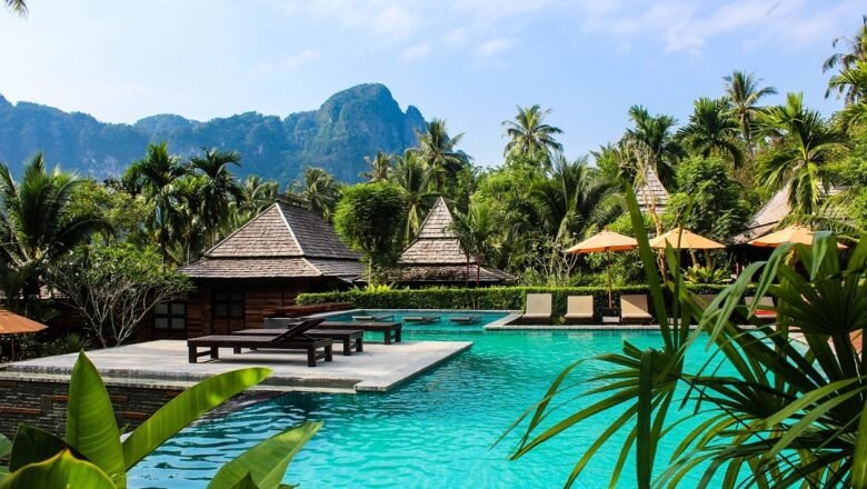 Marriott Bonvoy Amex Canada Review: 55,000 Points Welcome Offer